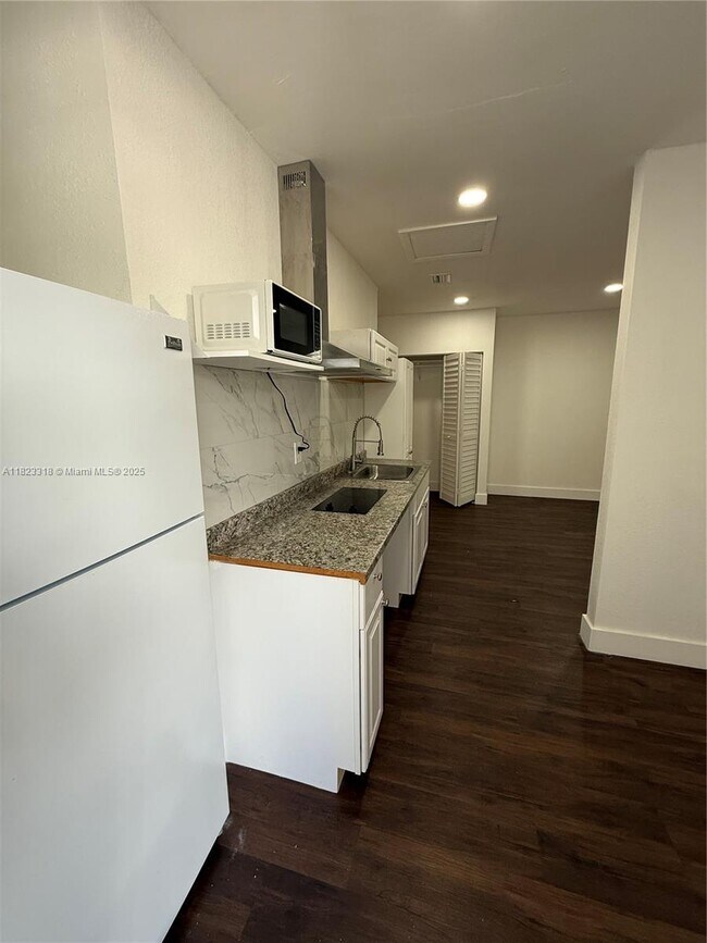 Primary Photo - 15510 SW 57th Terrace