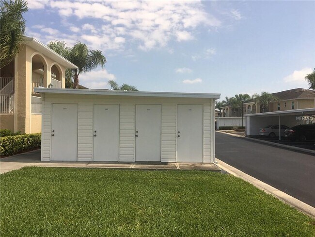 Building Photo - 5800 Sabal Trace Dr