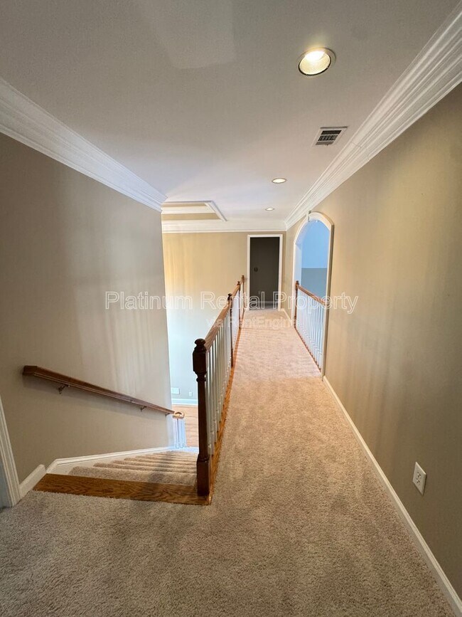 Building Photo - 425 Water Shadow Ln