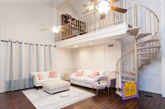 Building Photo - 14107 Swiss Hill Dr