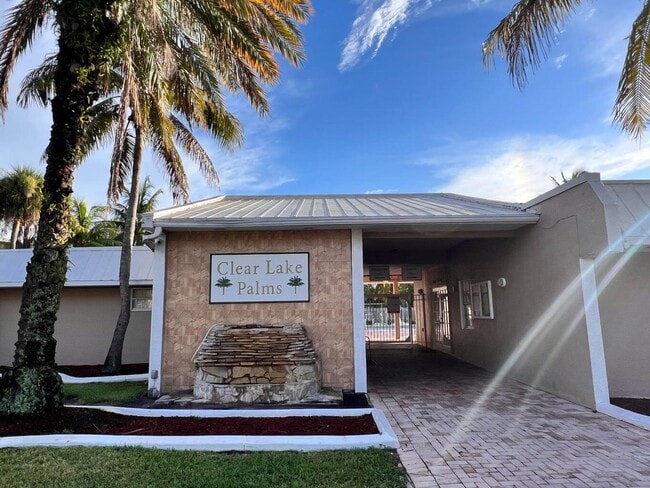 Building Photo - 409 Executive Center Dr