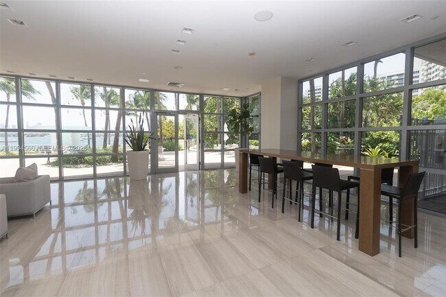 Building Photo - 1330 West Ave