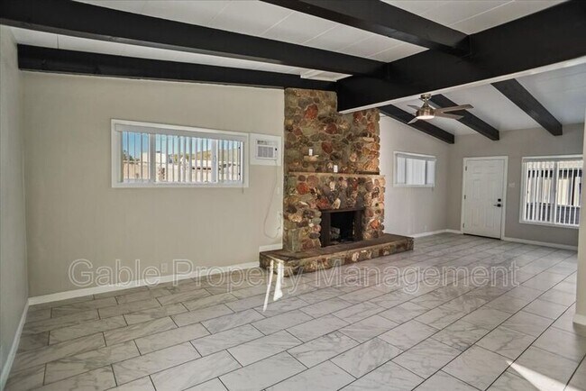 Building Photo - 17197 Sierra Hwy