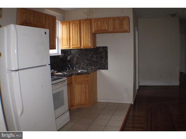 Building Photo - 410 E Roosevelt Blvd