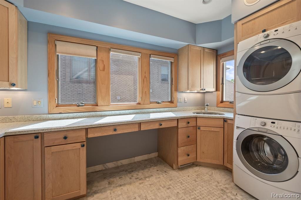 Building Photo - 2380 Walnut Lake Rd