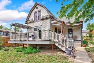 Building Photo - Charming Westside 4 Bedroom Home