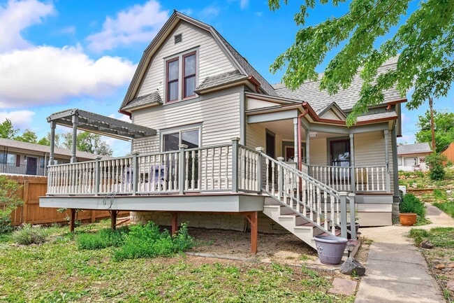 Primary Photo - Charming Westside 4 Bedroom Home