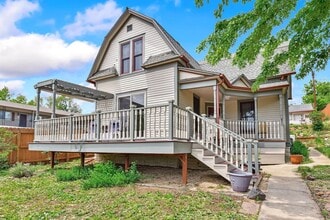 Building Photo - Charming Westside 4 Bedroom Home