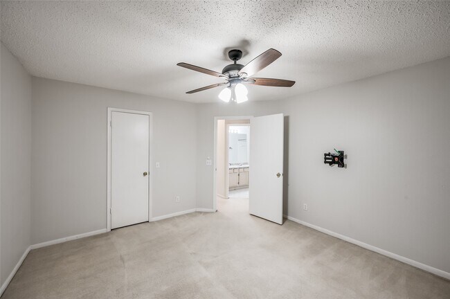 Building Photo - 3342 Bluebonnet Meadows Ln