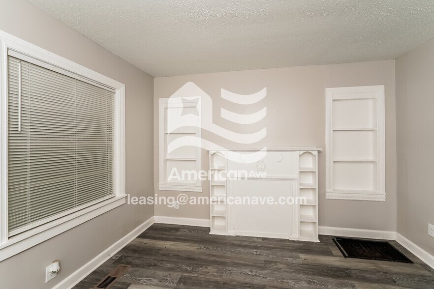Building Photo - 1373 Prosch Ave