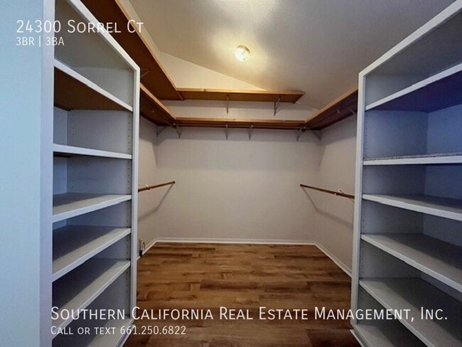 Building Photo - 24300 Sorrel Ct