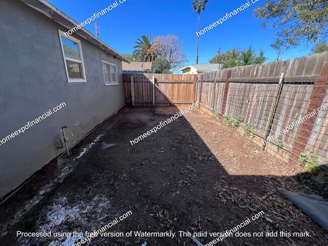 Building Photo - Nice Home For Rent - Duplex with private yard
