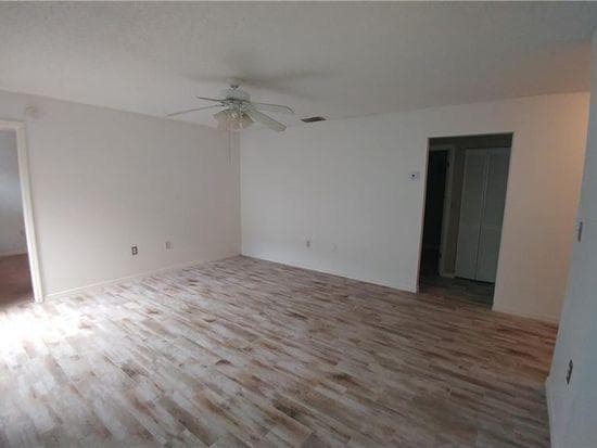 Building Photo - 466 Hunters Circle