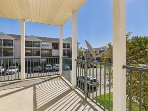 Building Photo - 801 Brassie Ln