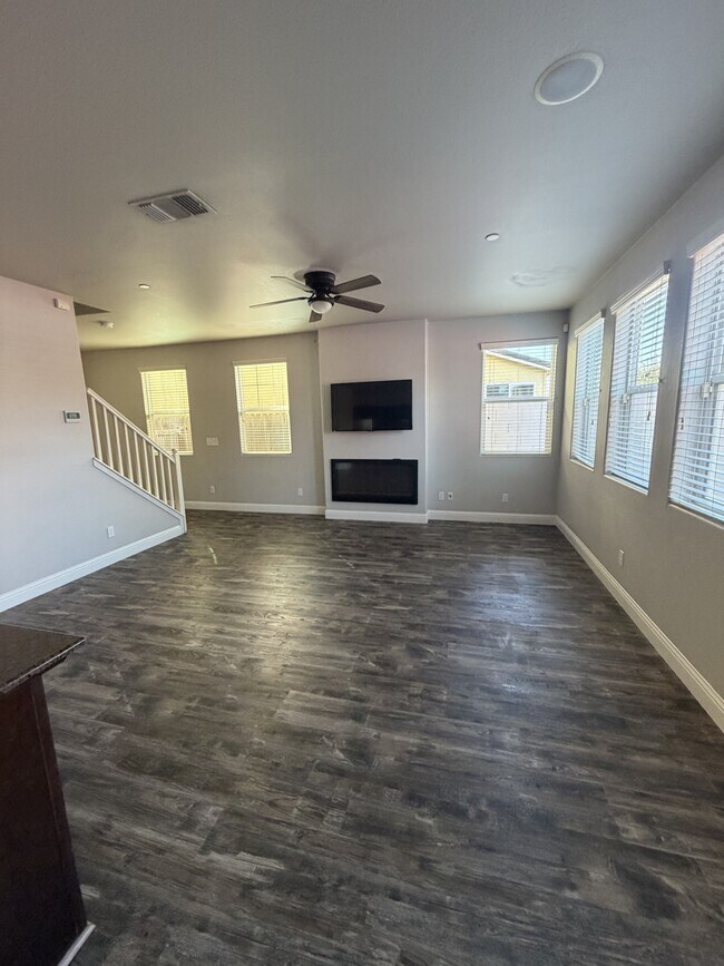 Building Photo - 3493 Elevations Way