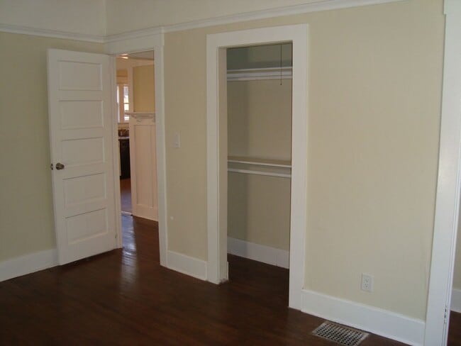 Building Photo - 1378-1380 W 30th Street