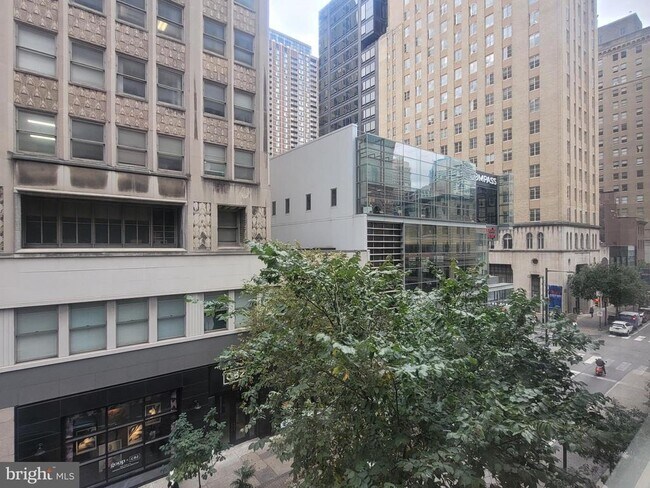 Building Photo - 1427 Walnut St