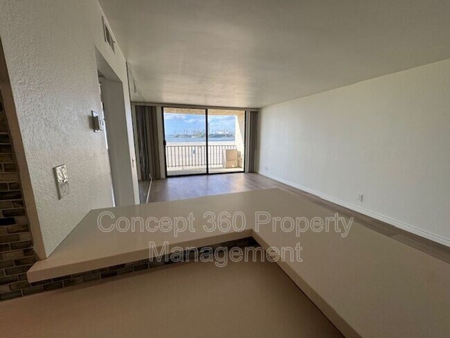 Building Photo - 1140 E Ocean Blvd
