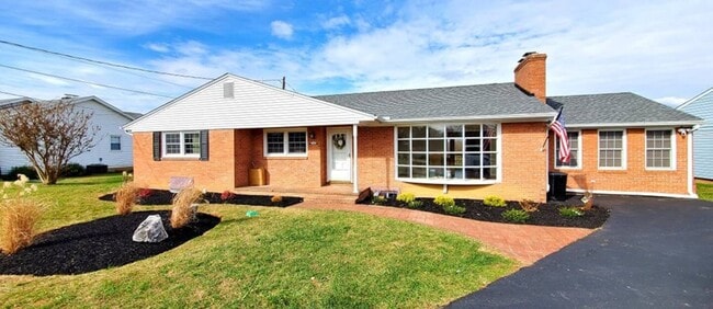 Building Photo - 3351 Kearneysville Pike