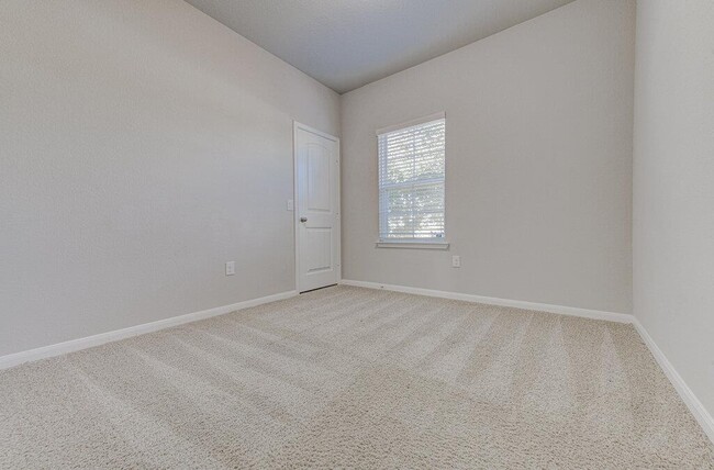 Building Photo - 6705 Loretta White Ln