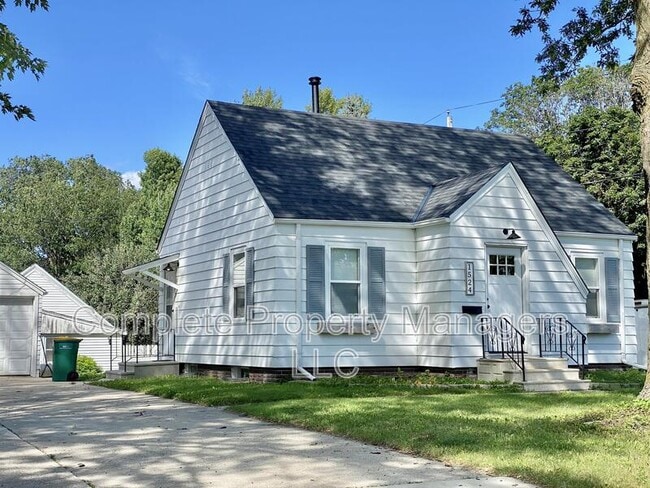 Building Photo - 1524 W Clark St