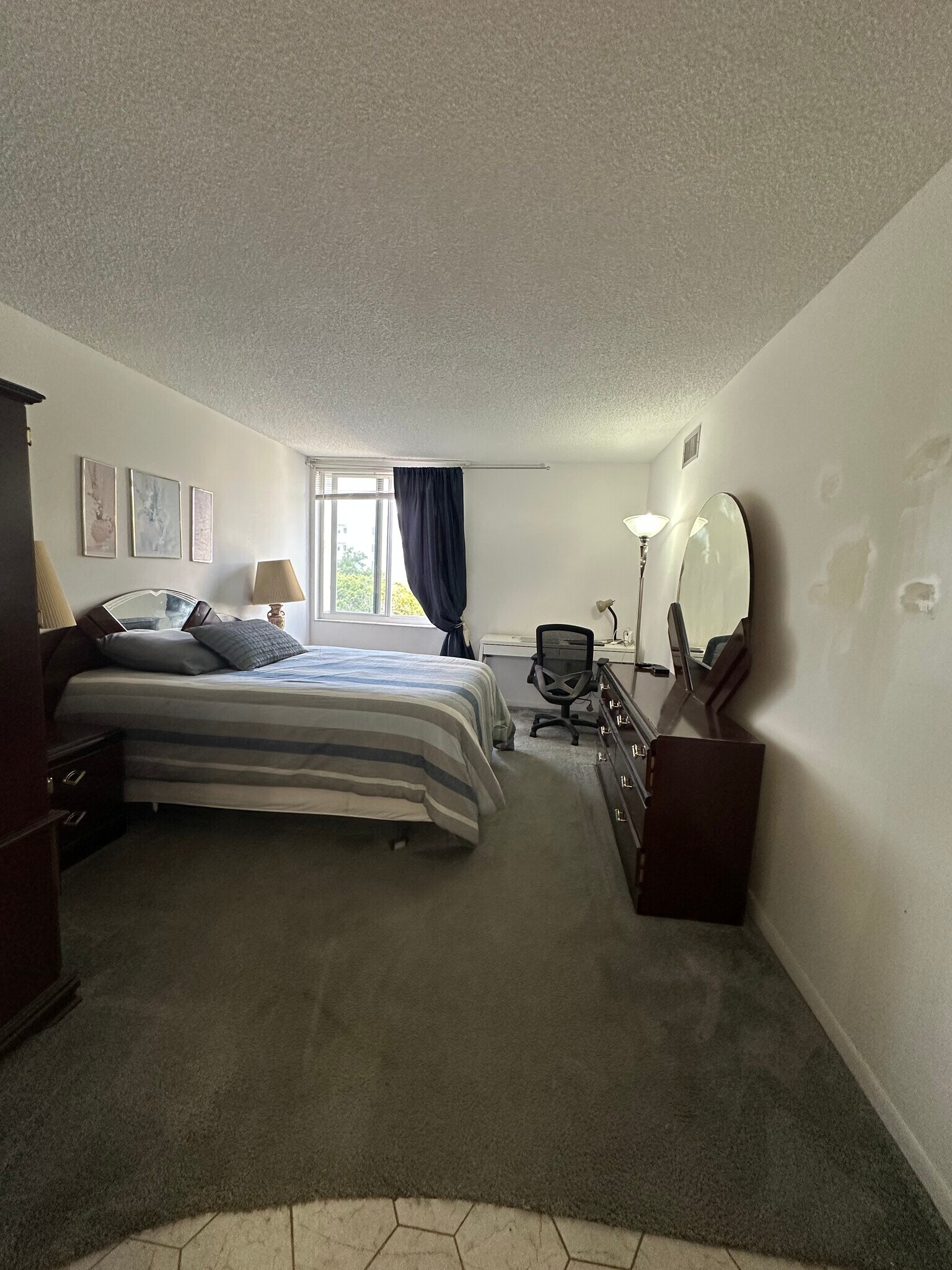 Building Photo - 250 Sunny Isles Blvd