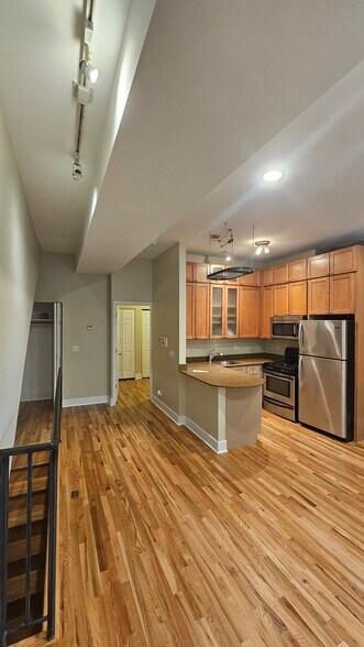Kitchen - 1411 W Ohio St