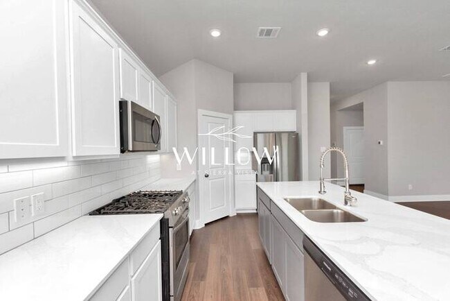 Building Photo - Incredible 3-Bedroom Home in a GREAT Commu...