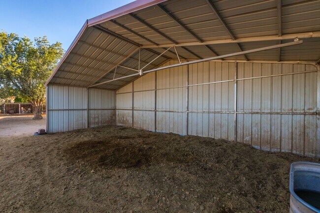 Building Photo - Beautiful 4 Bedroom Home on 1.25 ACRES in QUEEN CREEK!