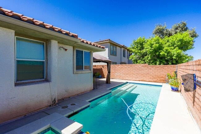 Building Photo - South Summerlin Single Story Pool And Spa Home
