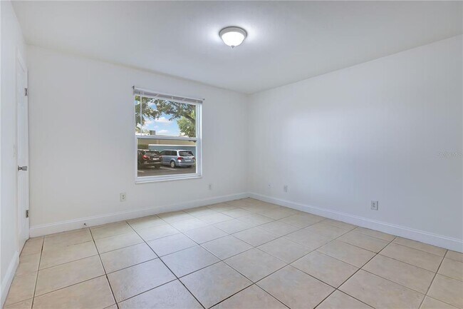 Building Photo - 4540 Commander Dr
