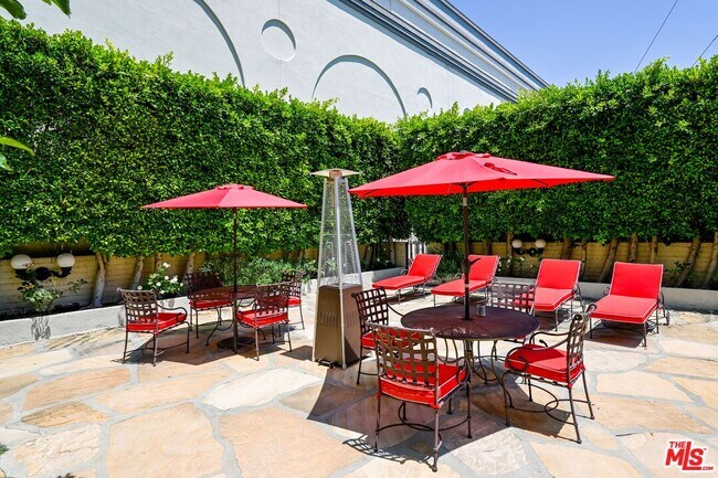 Building Photo - 1424 N Crescent Heights Blvd