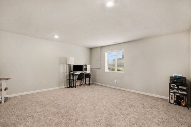 Building Photo - Beautiful Bellevue Home Close to Offutt AFB