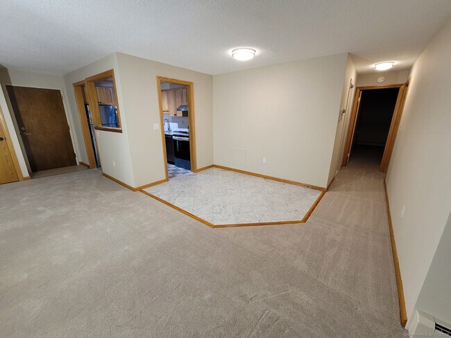 Building Photo - 60 Rambling Brook Ln