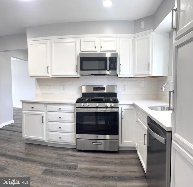 Building Photo - 3400 Merle Dr