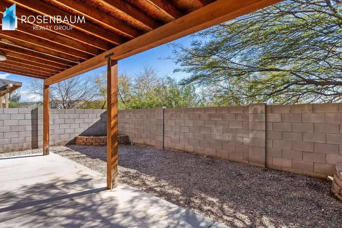 Building Photo - 8459 N Placita De La Manzana