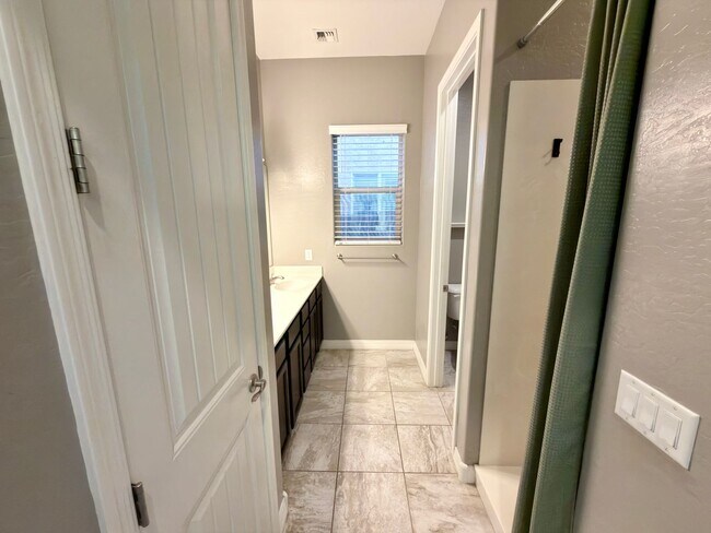 Building Photo - 6096 Laguna Ln