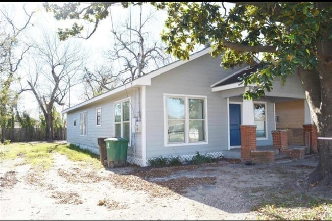 Building Photo - 7706 Canal St