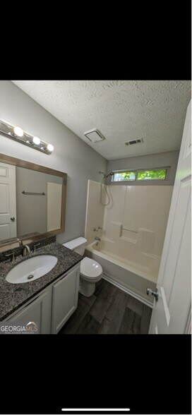 Building Photo - 130 Crystal Brook