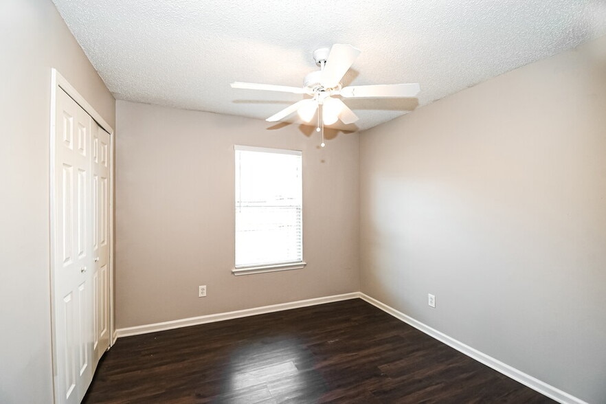 Building Photo - 1125 Buccaneer Blvd