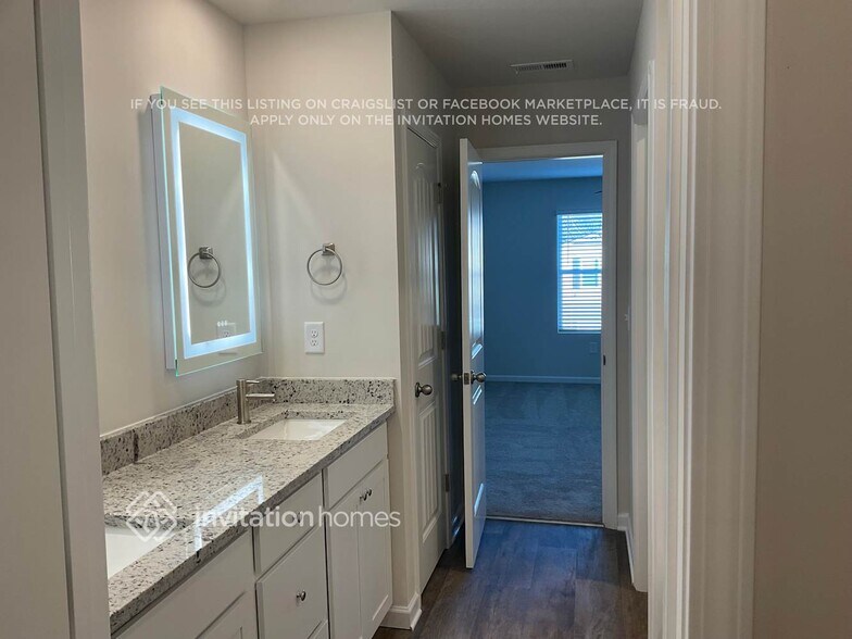 Building Photo - 211 White Flds Ave