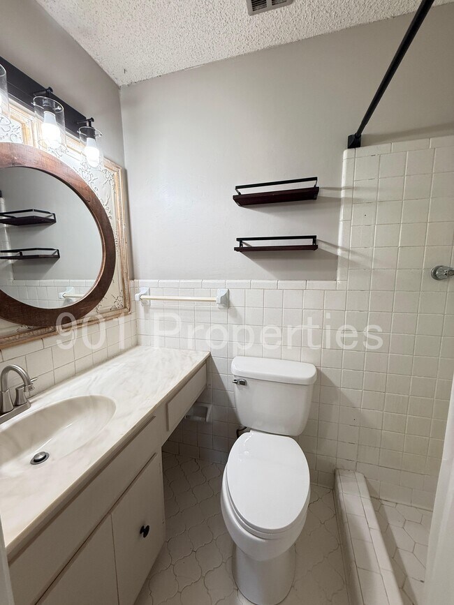 Building Photo - 6080 Barrentine Dr