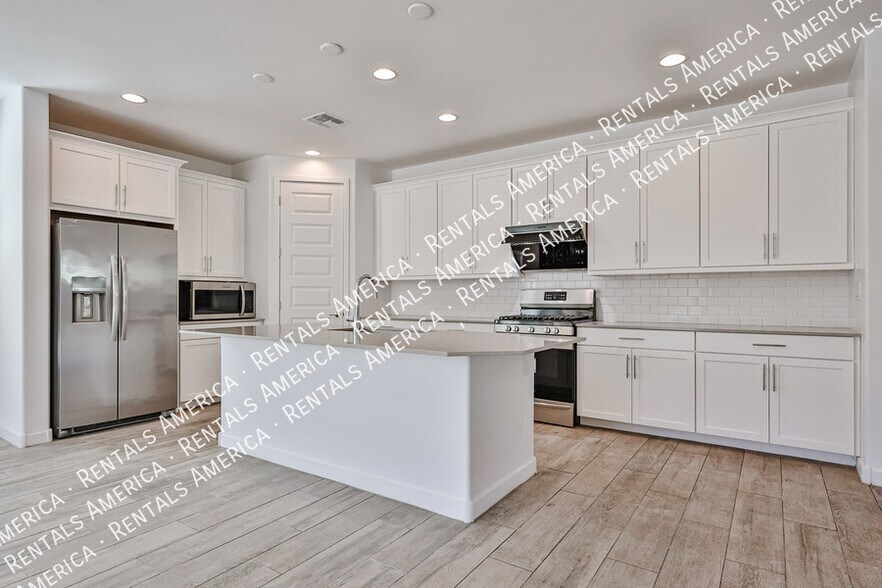 Building Photo - 1625 W la Mirada Dr
