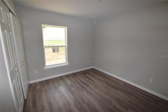 Building Photo - 925 E McDonald Ave