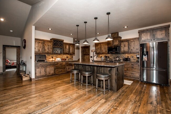 Building Photo - Glacier Ranch Home Available August 1