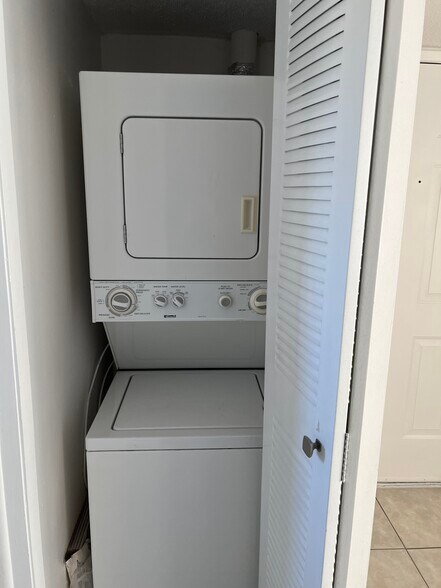 Building Photo - 1155 NW 124th Pl