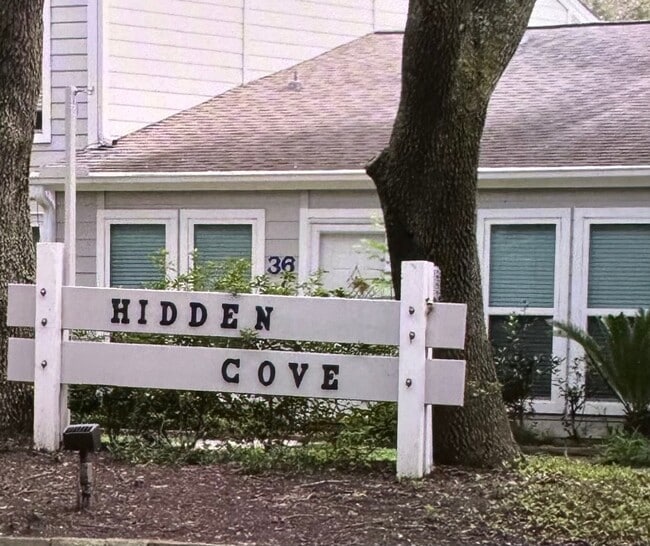 Primary Photo - 56 Hideaway Dr