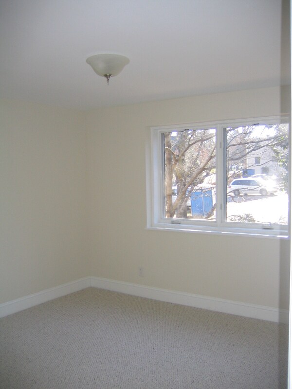 Building Photo - 223 S Dotger Ave