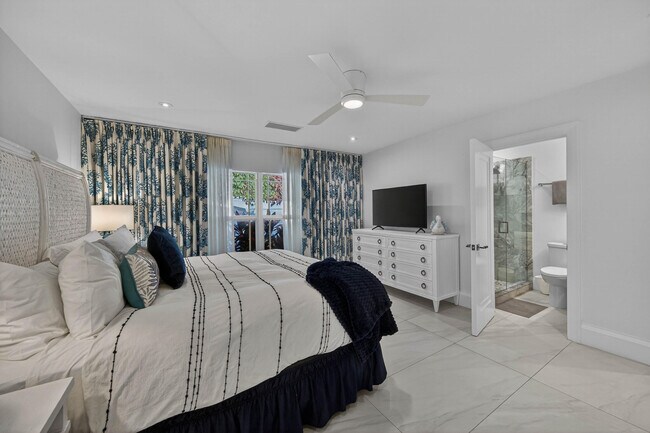 Building Photo - 3109 NE 42nd Ct