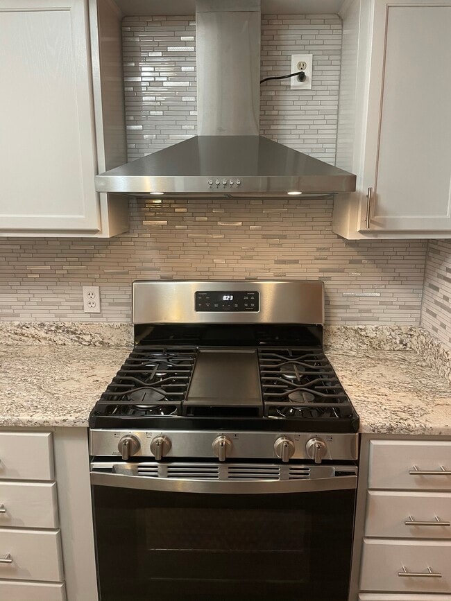 Building Photo - Mayfield